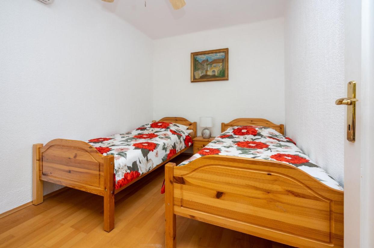 Kuca Za Odmor Antic - Holiday House Antic Novi Vinodolski Εξωτερικό φωτογραφία